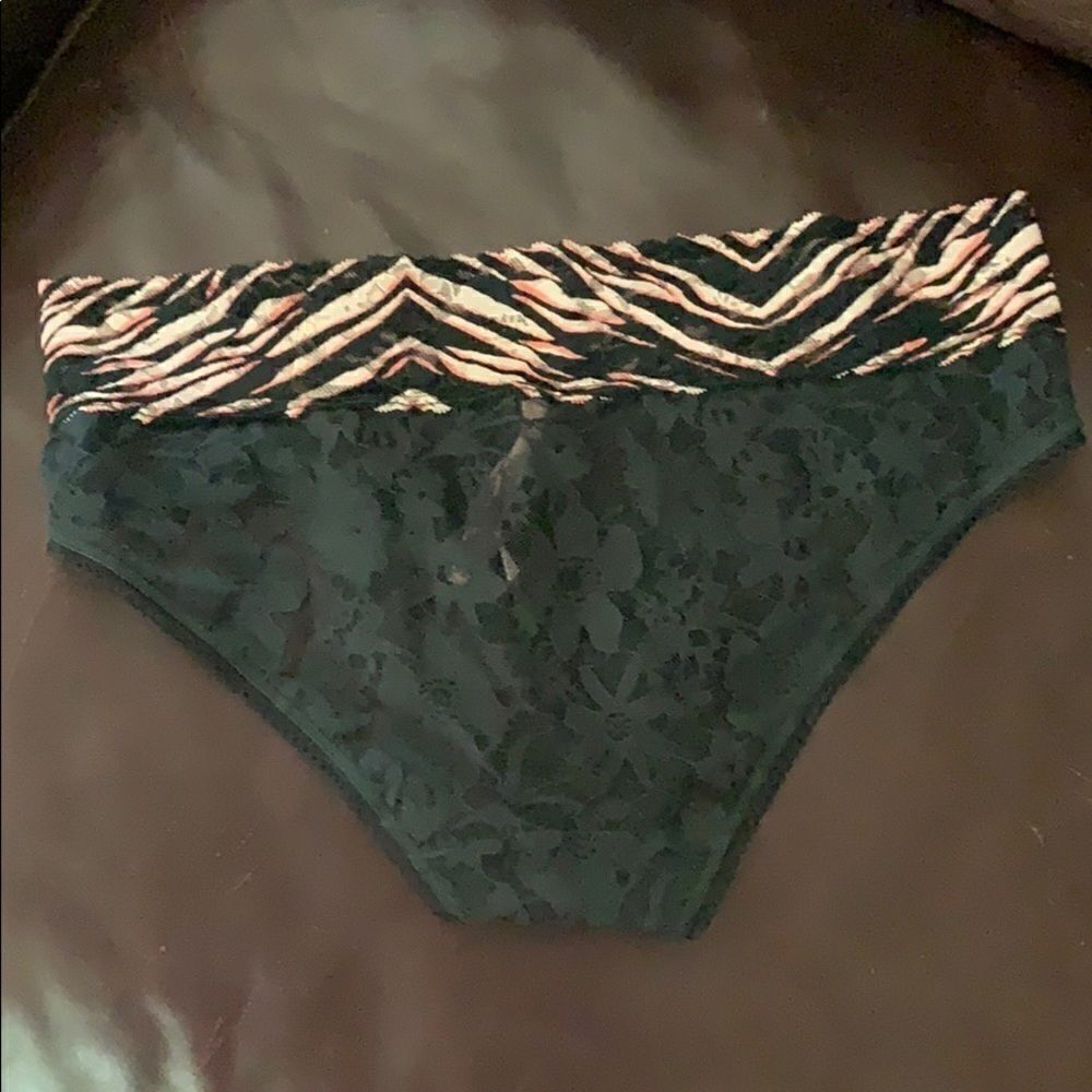 New Victoria’s Secret hip huggers panty - Picture 3 of 3